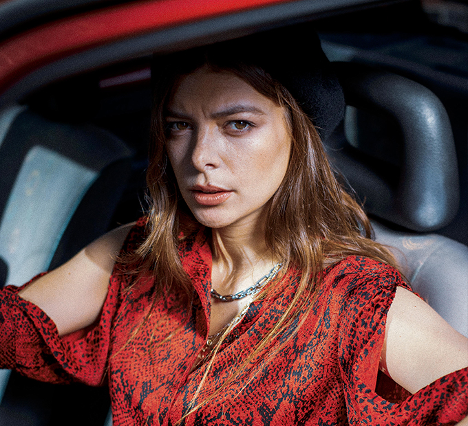 Identité visuelle Petite Série — Femme